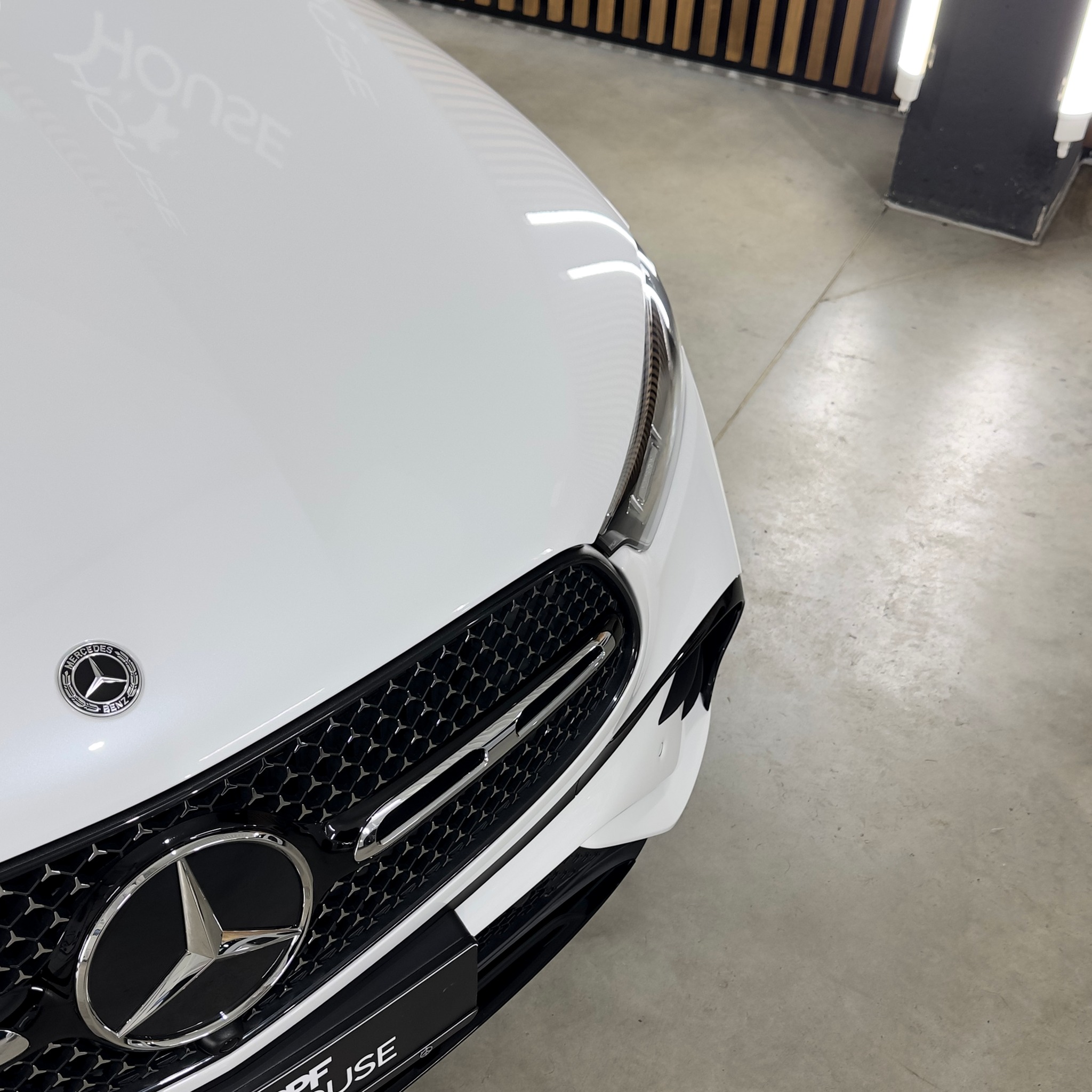 Dabar šis baltas Mercedes-Benz gali drąsiai riedė…